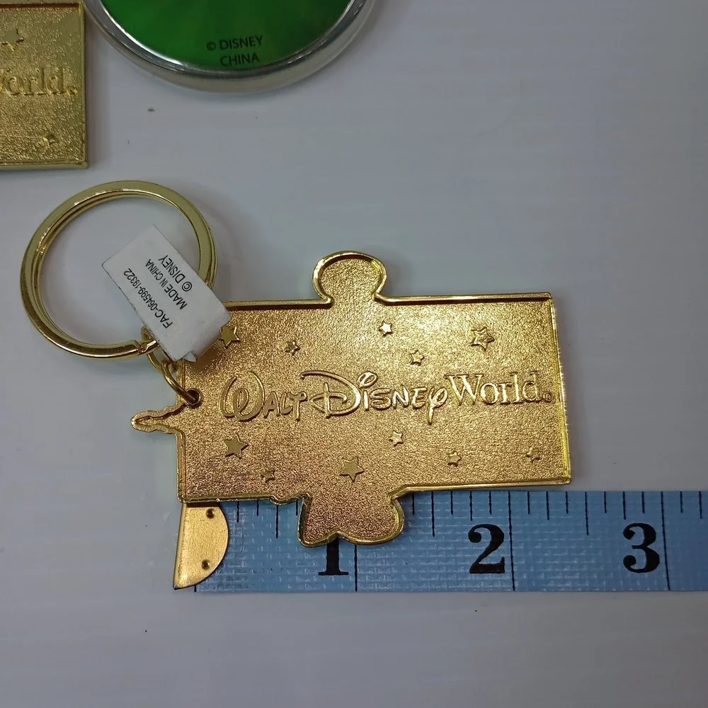Disney Keychain Lot 6 Mickey,‎ Minnie, Goofy, Jerry Leigh, World  Lucite & Metal